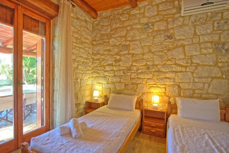 Villa Vrisses by MediterraneanVillas