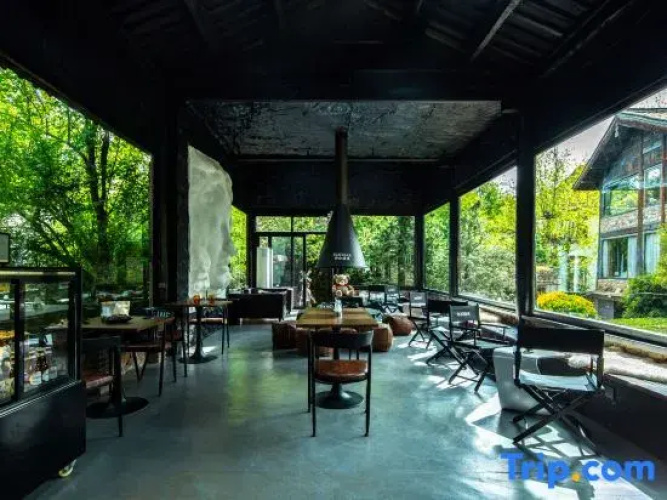Adonis Inn Lijiang
