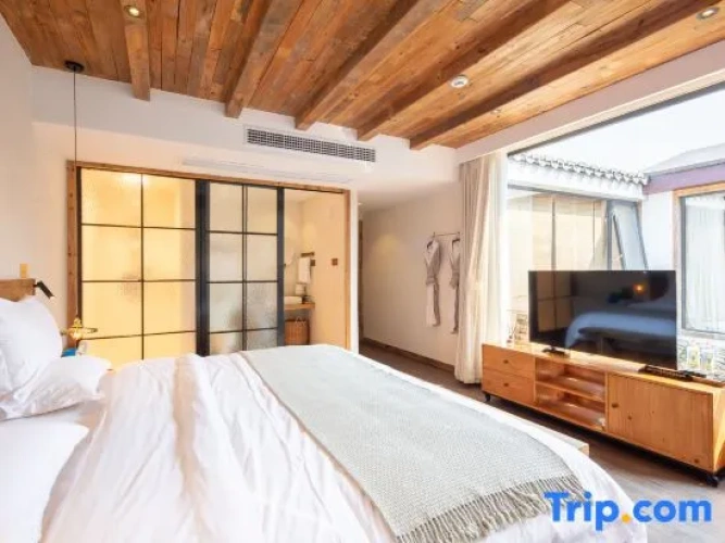 Standard Double room with courtyard view