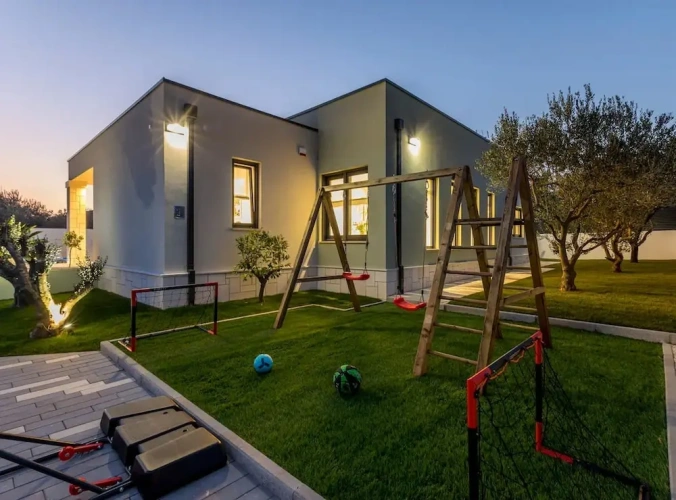 3 Bedrooms Villa
