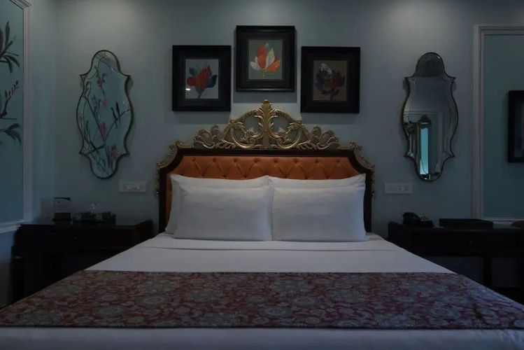 Mayfair Oasis Resort & Convention