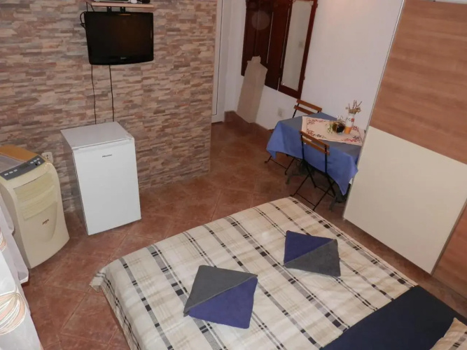 Guest House Tiho 832