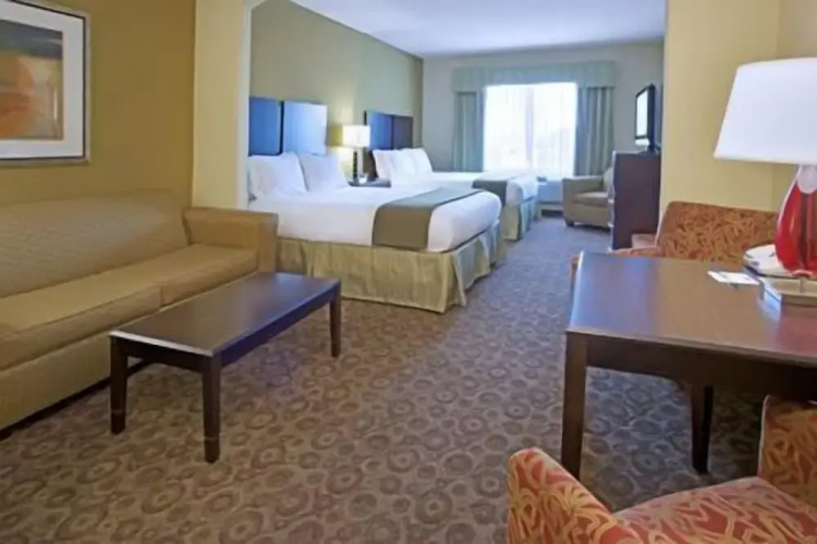 Holiday Inn Express Waller