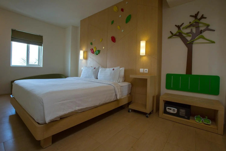 Ascent Hotel and Cafe