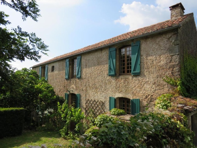 3 Bedrooms Cottage