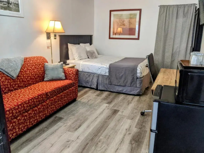 Skyview Motel