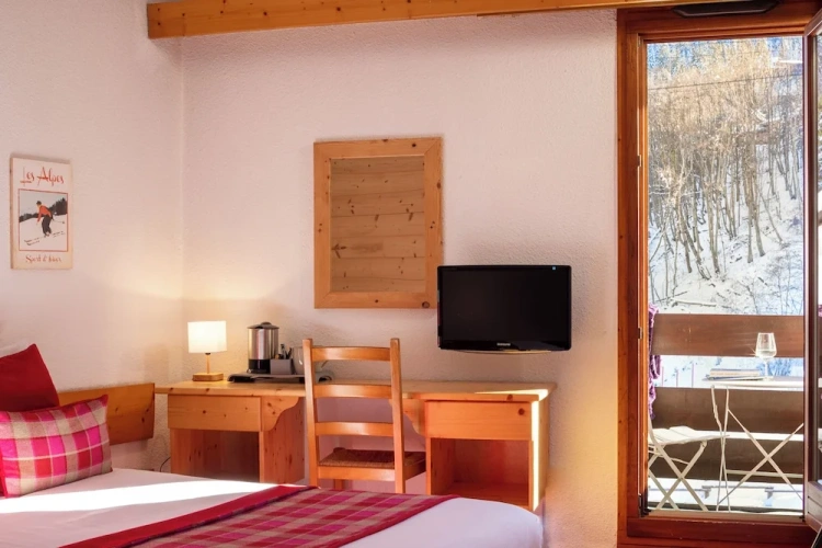 Comfort room with balcony