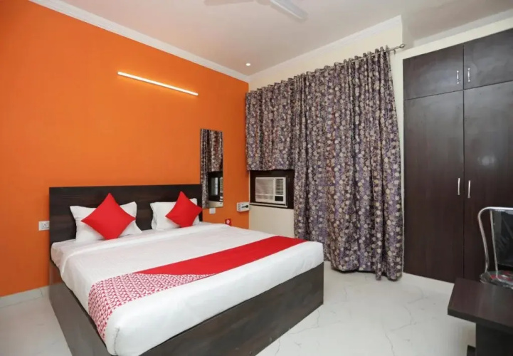 OYO Flagship 17172 Greenview Homestay