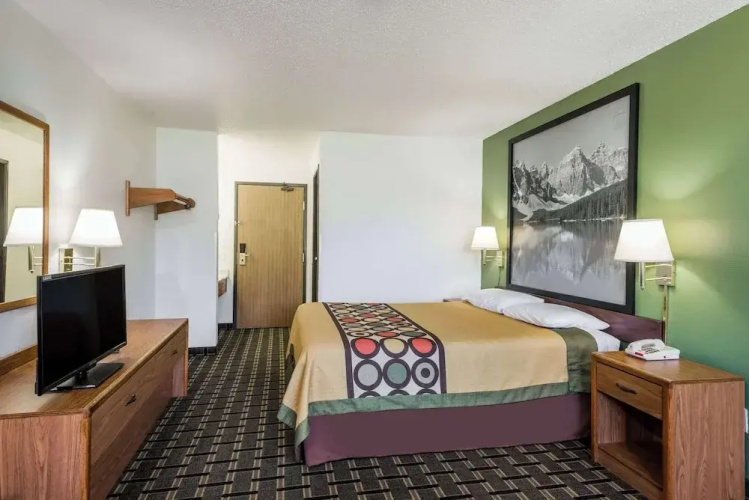 Super 8 Motel - Coshocton/Roscoe Village Area