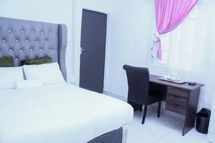 4 Callington guest house