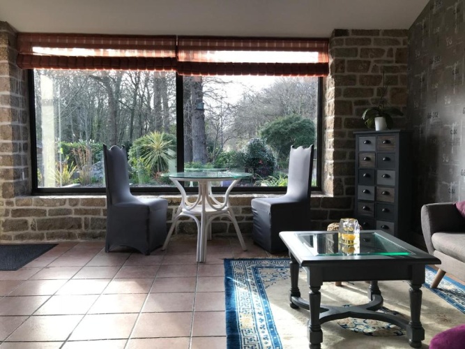 Apartment with garden view