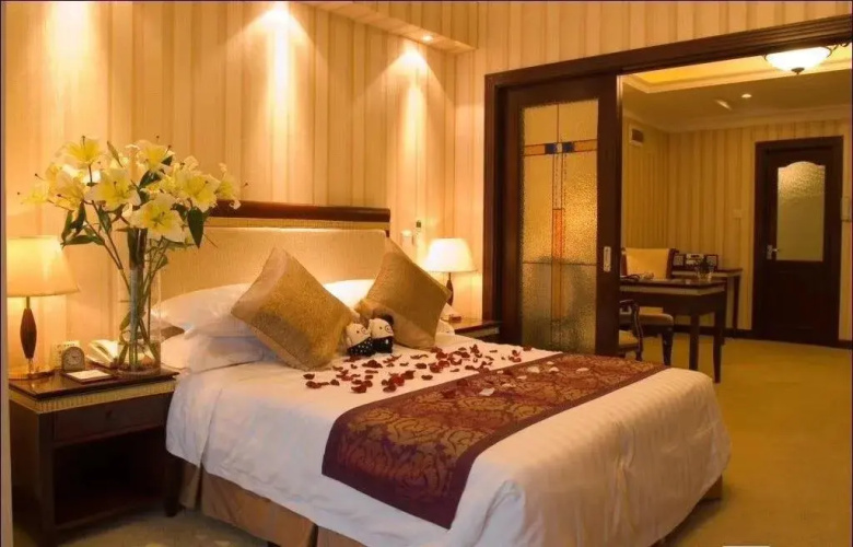 Shanghai Leading Noble Suites & Hotel