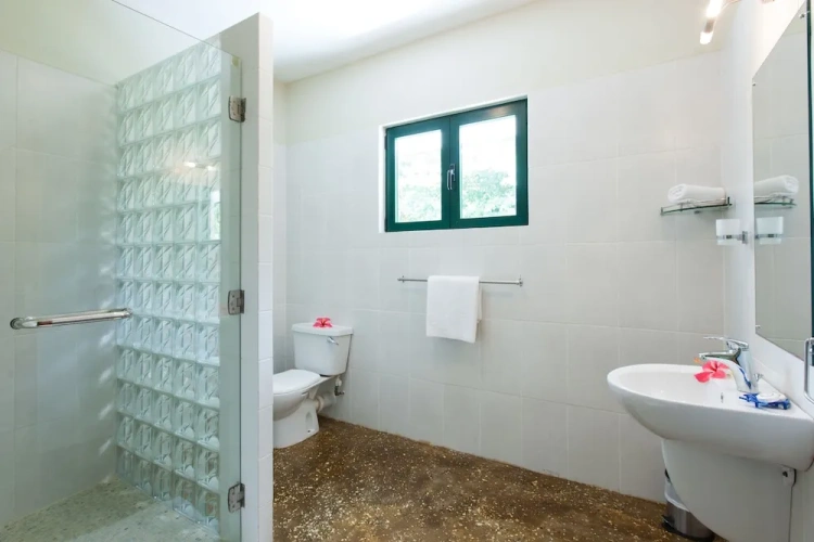 Deluxe room with balcony and with sea view