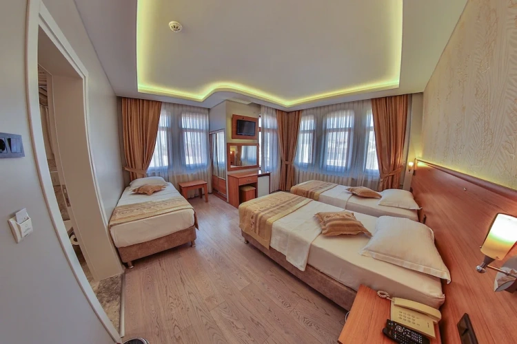 Classic Triple room with sea view
