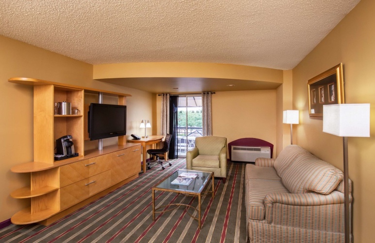 Pier 5 Hotel Baltimore, Curio Collection by Hilton photo 8