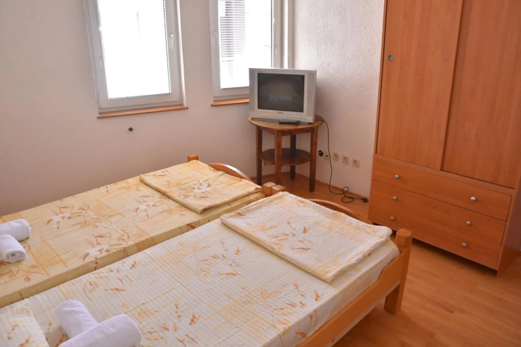 Apartment and Studio Damjan
