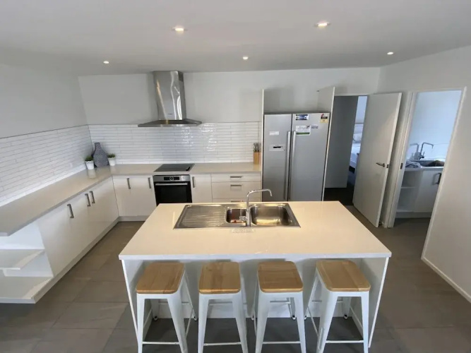 32 Rutherford Crescent