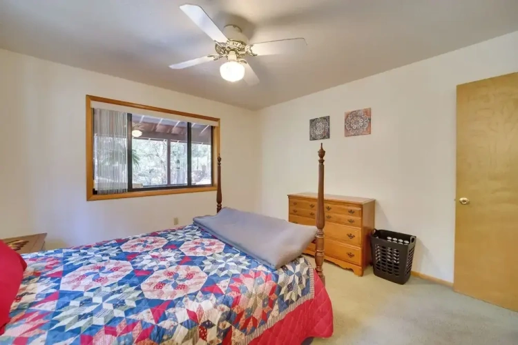4 Bedrooms Cottage