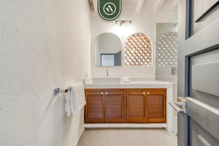 Oceanview 2 BR Unit- Steps Away From Beach - Pool
