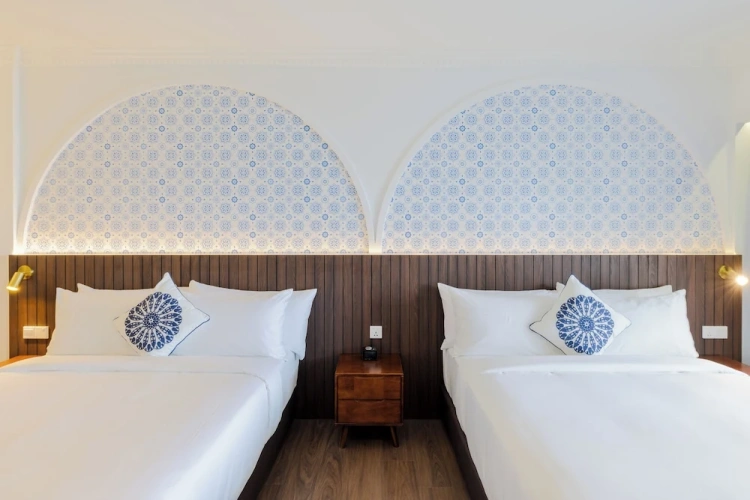 Standard Twin room with balcony
