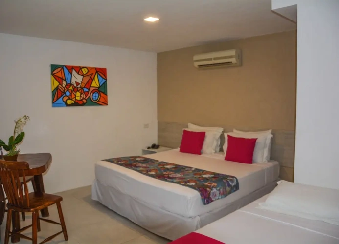 Standard Quadruple Suite