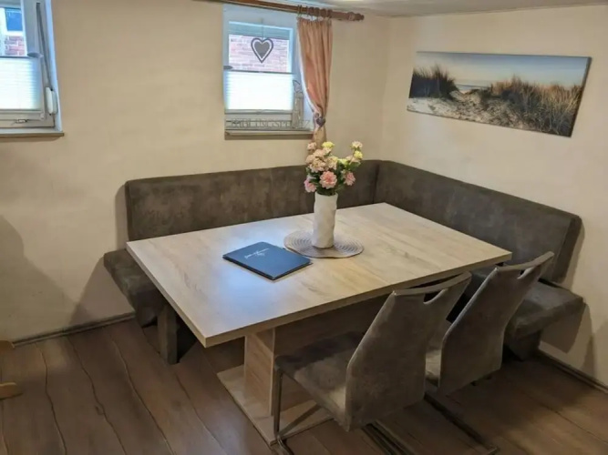 Huus Meta Modern Retreat
