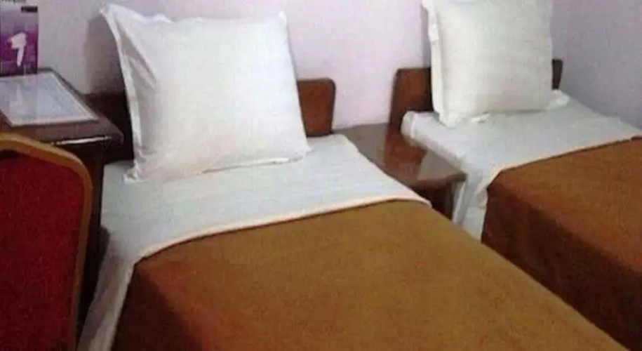 Daddy's Home Hotel