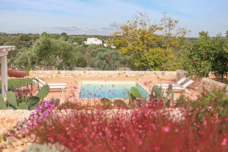 TD Lamiamola Stylish Trulli Lamie With Pool