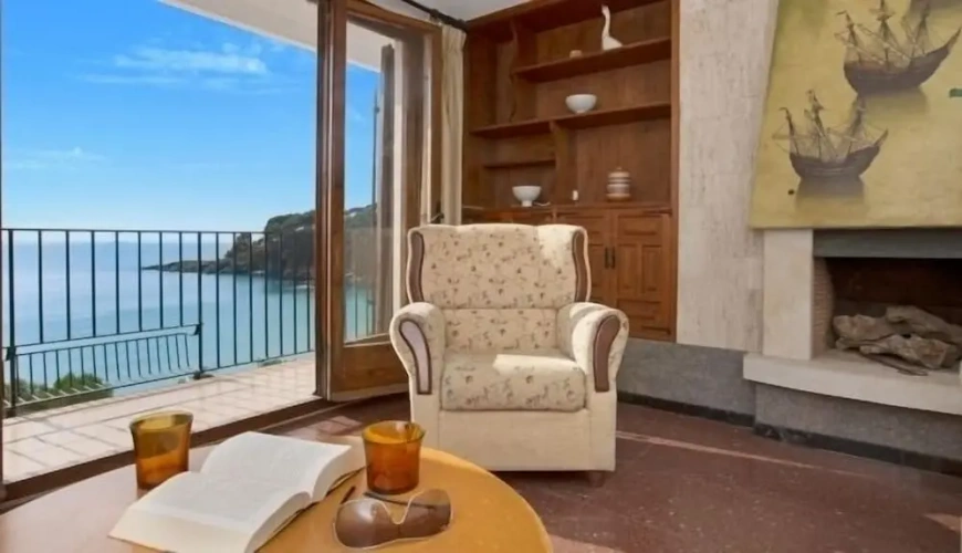 2 Bedrooms Apartment with balcony and with sea view