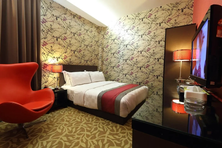 Deluxe Double room with city view