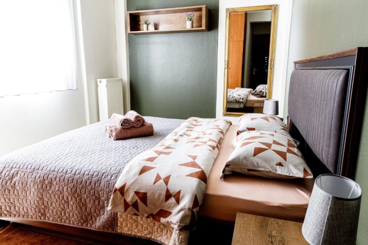1 Bedroom Apartment