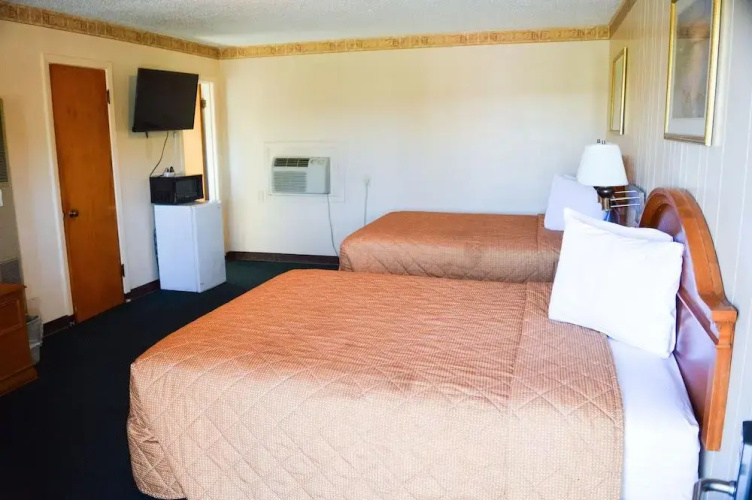 Western Skies Motel