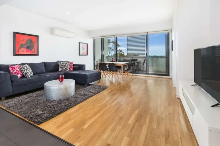 2 Bedrooms Apartment