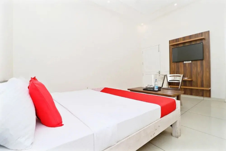 OYO 22097 Hotel Jd