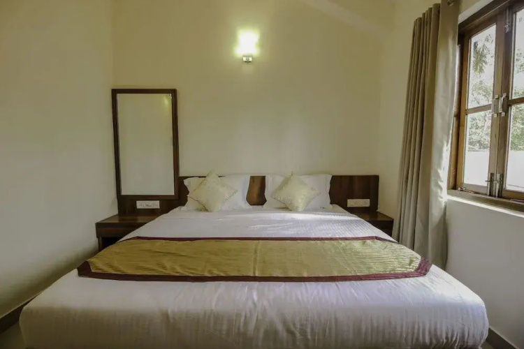 OYO 9891 Home Poolside 2BHK Villa Thalassa