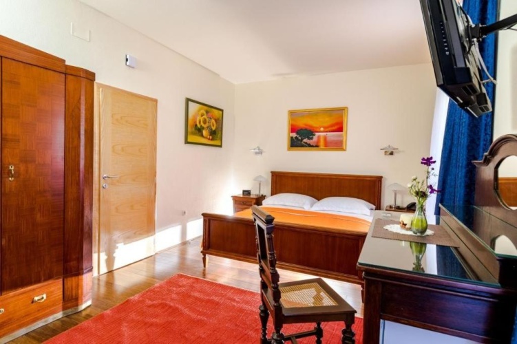 Superior Double room with pool view
