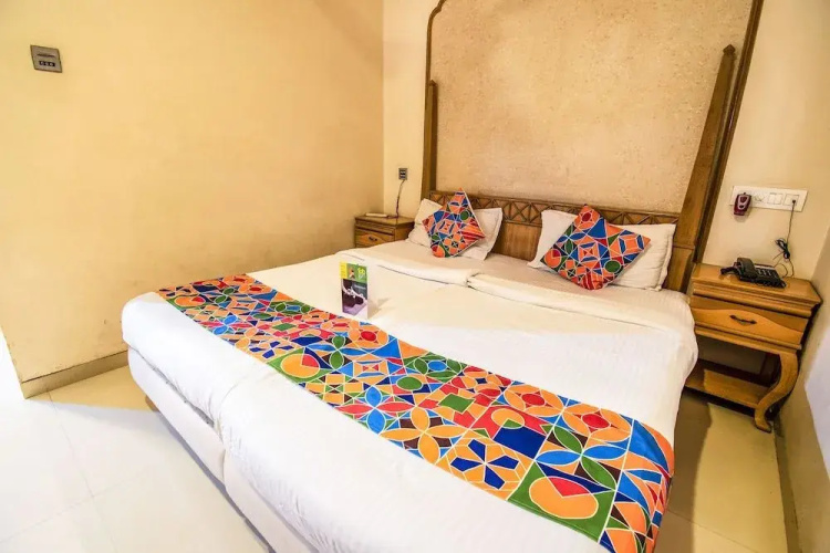 FabHotel Rajwada Baner