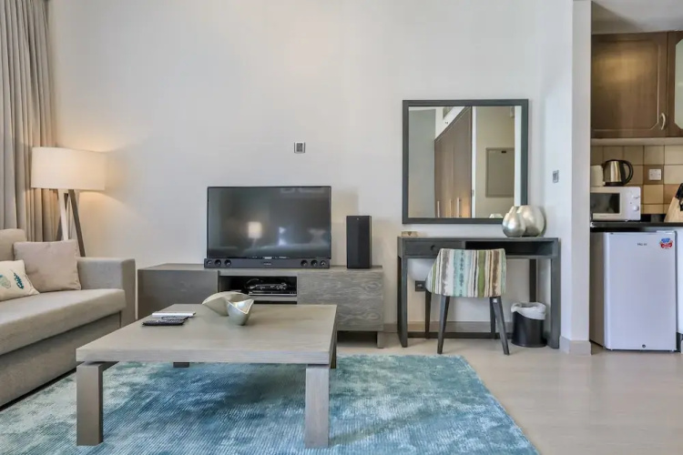 Driven Holiday Homes - Indigo Tower
