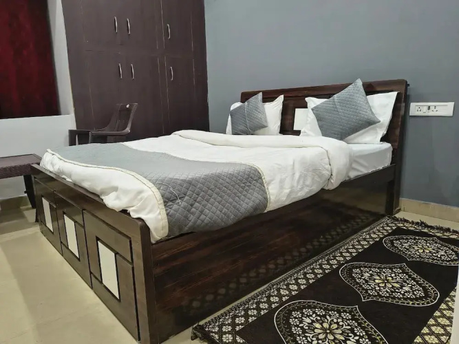 Hotel Trimurti Inn