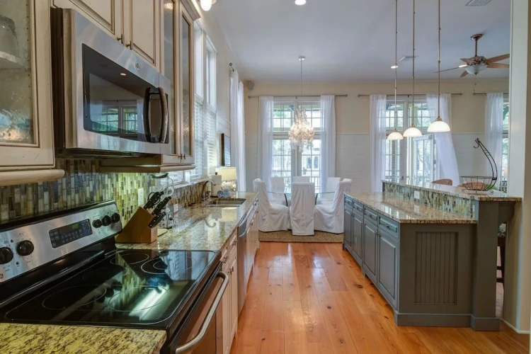 4 Bedrooms Cottage