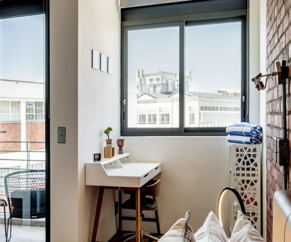 702 Metropolitan in Cape Town