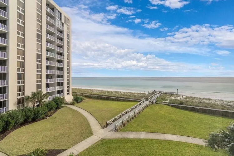 Shoreline 2042 Condo by RedAwning