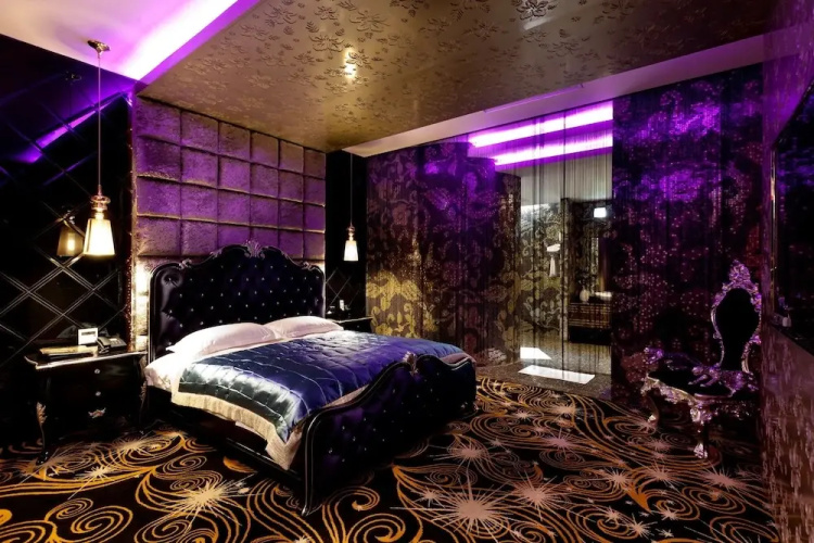 Luxurious Romantic Hotel