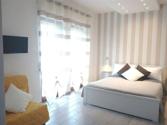 La Playa Apartments