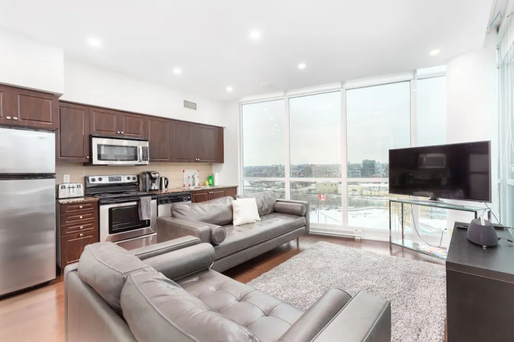 Penthouse with CN Tower view