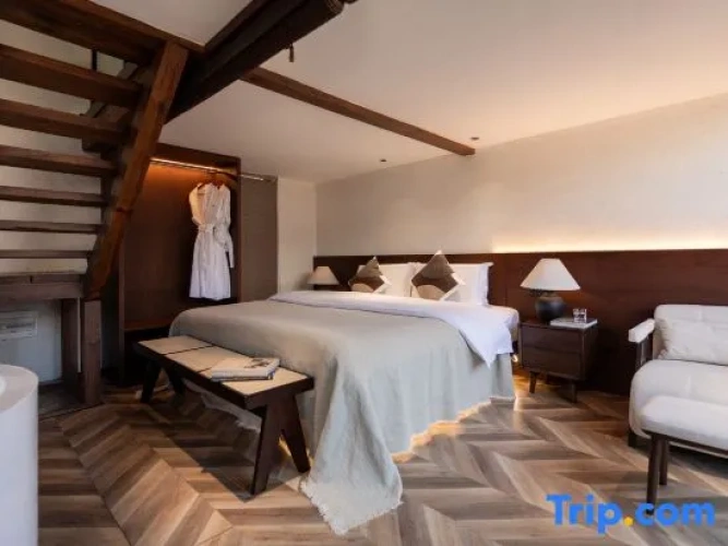 Standard Quadruple Duplex room with view