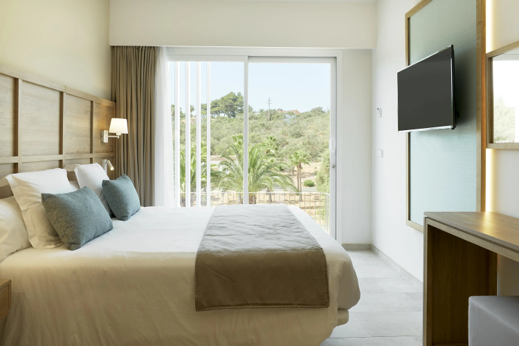 Iberostar Waves Cala Domingos Hotel