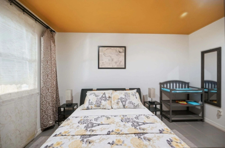 Cozy Comfy Palace In Queens 2 Bedroom Home
