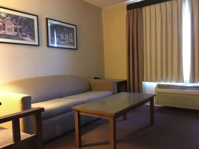 Norwood Inn & Suites