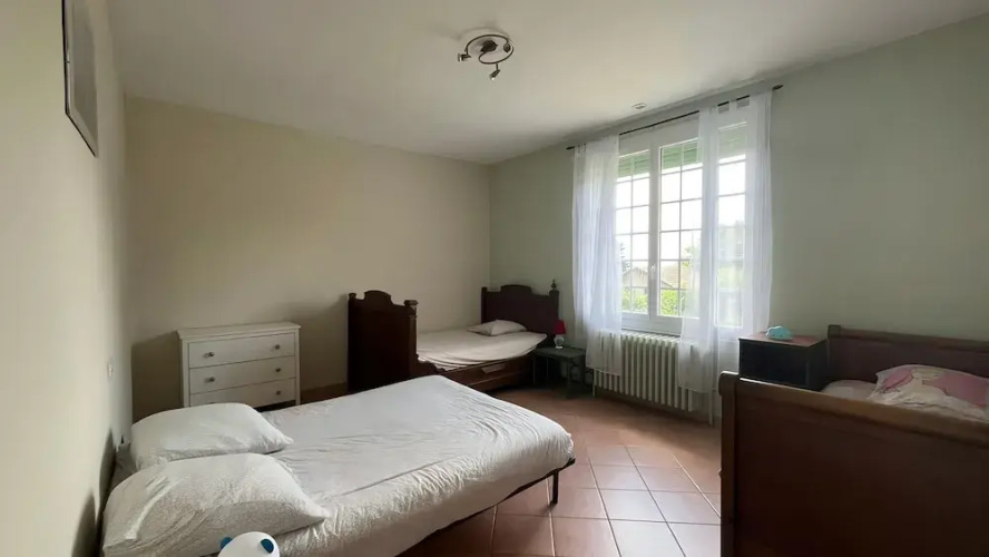 Villa in St Denis With Pool & Pyrenees View